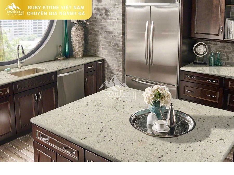GRANITE | COLONIAL WHITE